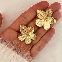 Uworld Hypoallergenic Stylish Vintage Flower Stud Earrings Premium 18k Gold Plated Stainless Steel For Women Party сережки женск - Wear and Wander