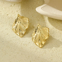 Uworld Hypoallergenic Stylish Vintage Flower Stud Earrings Premium 18k Gold Plated Stainless Steel For Women Party сережки женск - Wear and Wander