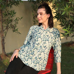 Elevate Your Everyday: Disyfashion's Collection of Women's Shirts - Wear and Wander