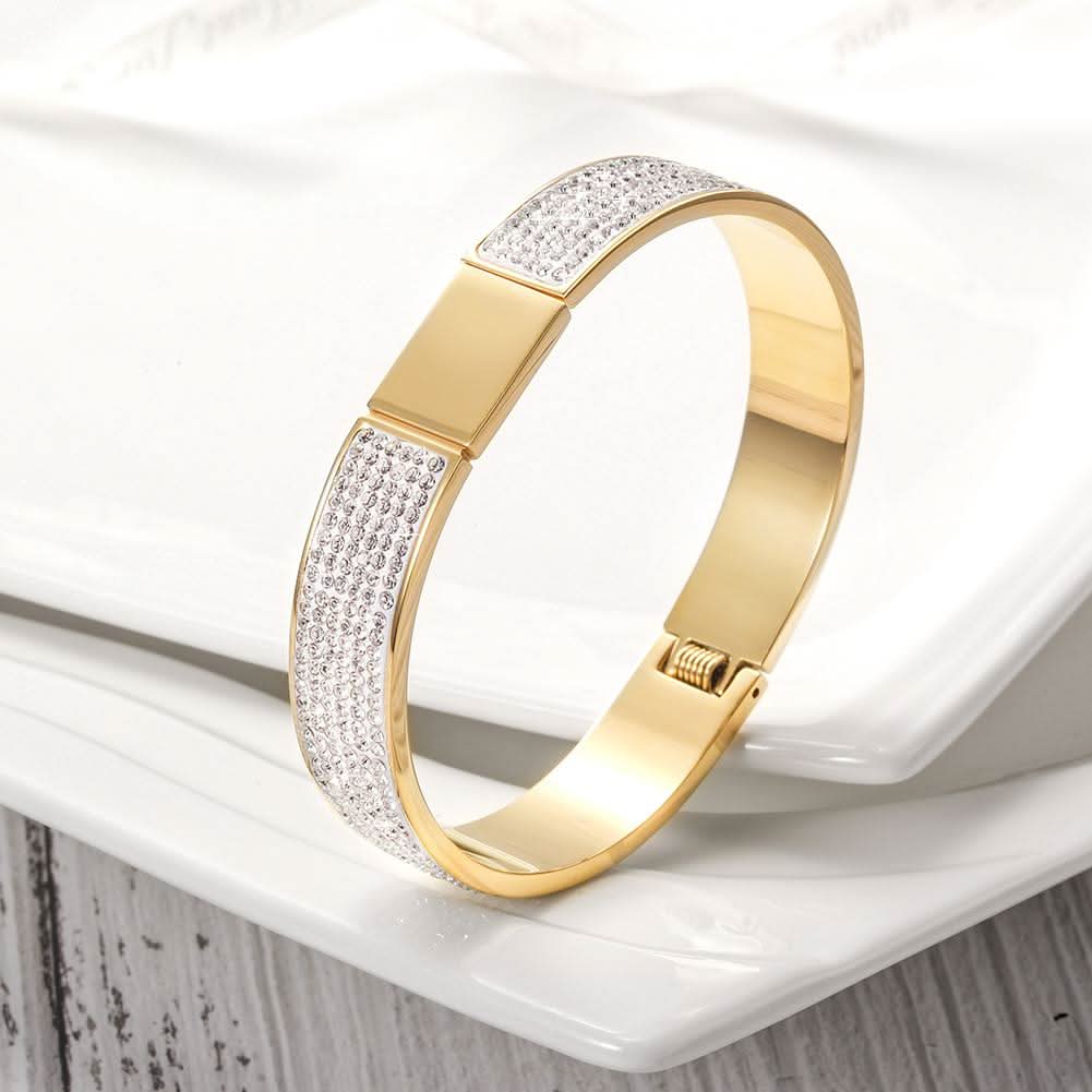 FLAWLESS PAVÉ BANGLE - Wear and Wander