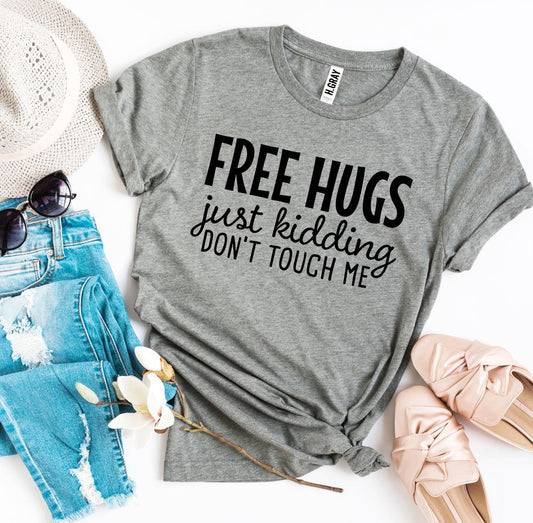 Free Hugs T-shirt - Wear and Wander