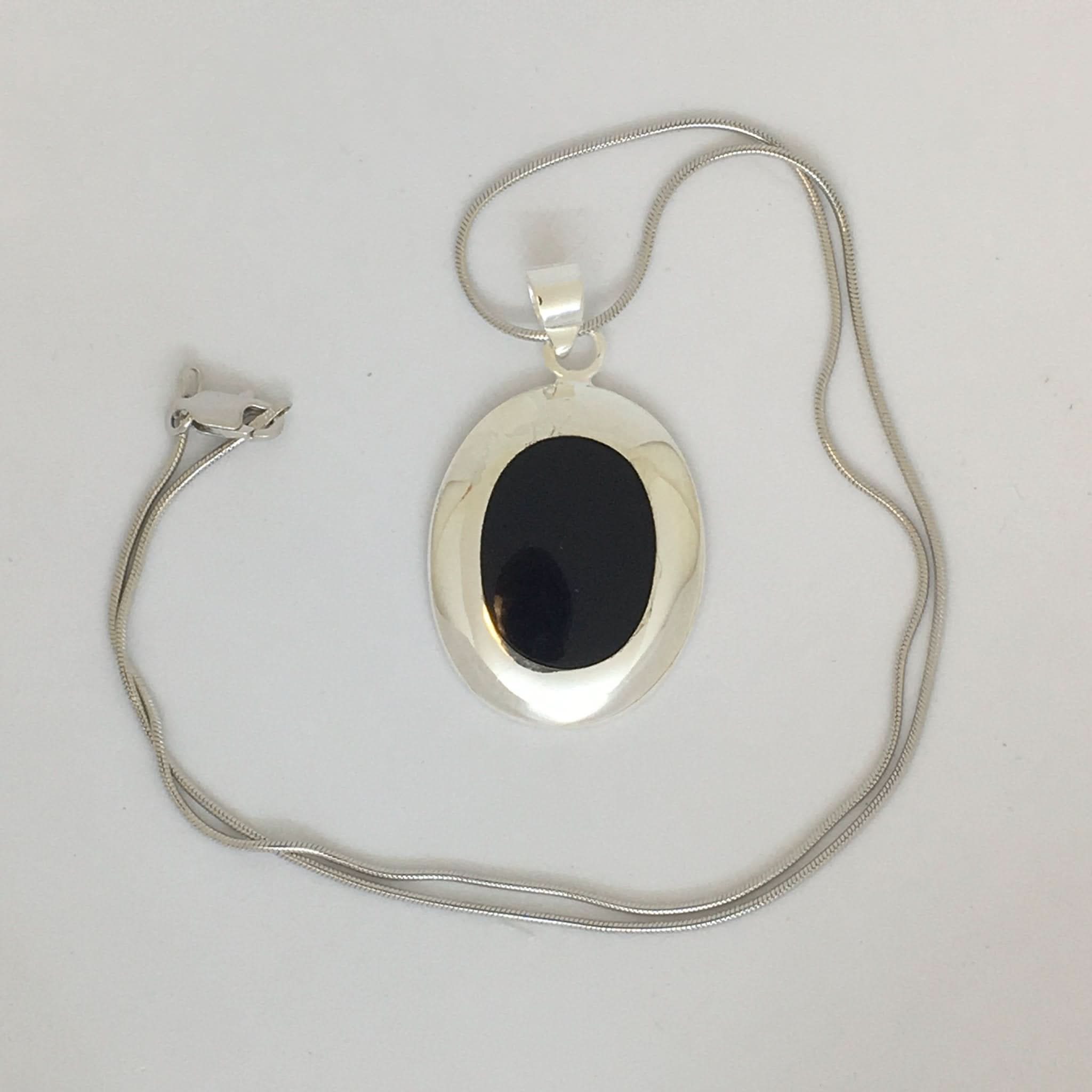 Onix Pendant - Wear and Wander