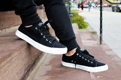 Retro Black/White Canvas Sneakers Unisex Size - Cushioned Insole - Wear and Wander