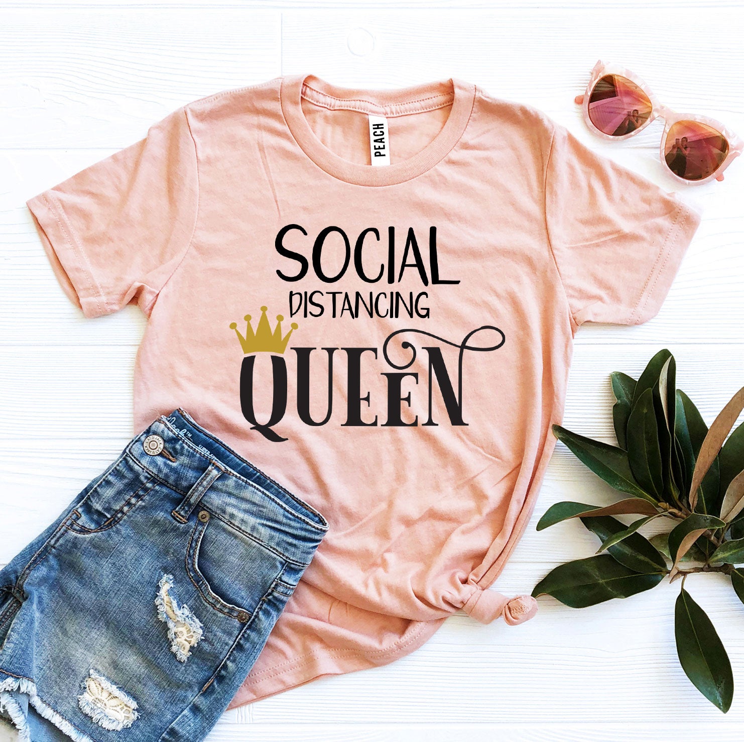 Social Distancing Queen T-shirt - Wear and Wander