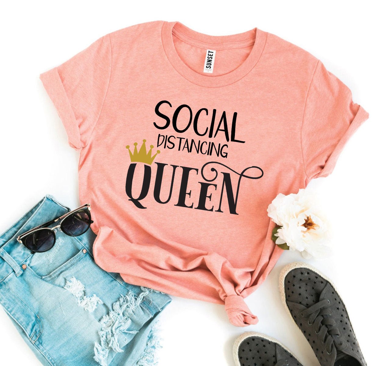 Social Distancing Queen T-shirt - Wear and Wander