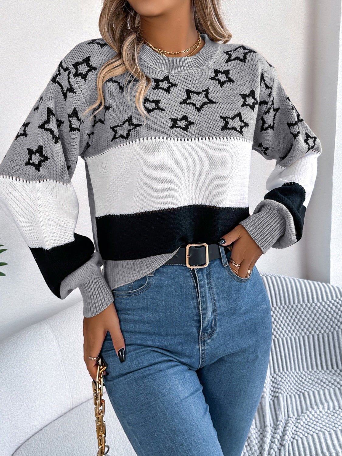 Star Contrast Round Neck Sweater - Wear and Wander