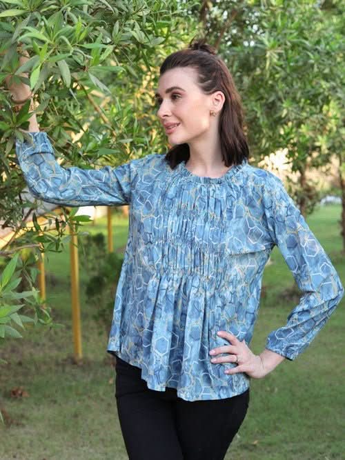 Summer Vibes: Disyfashion's Cute Women's Top - Wear and Wander