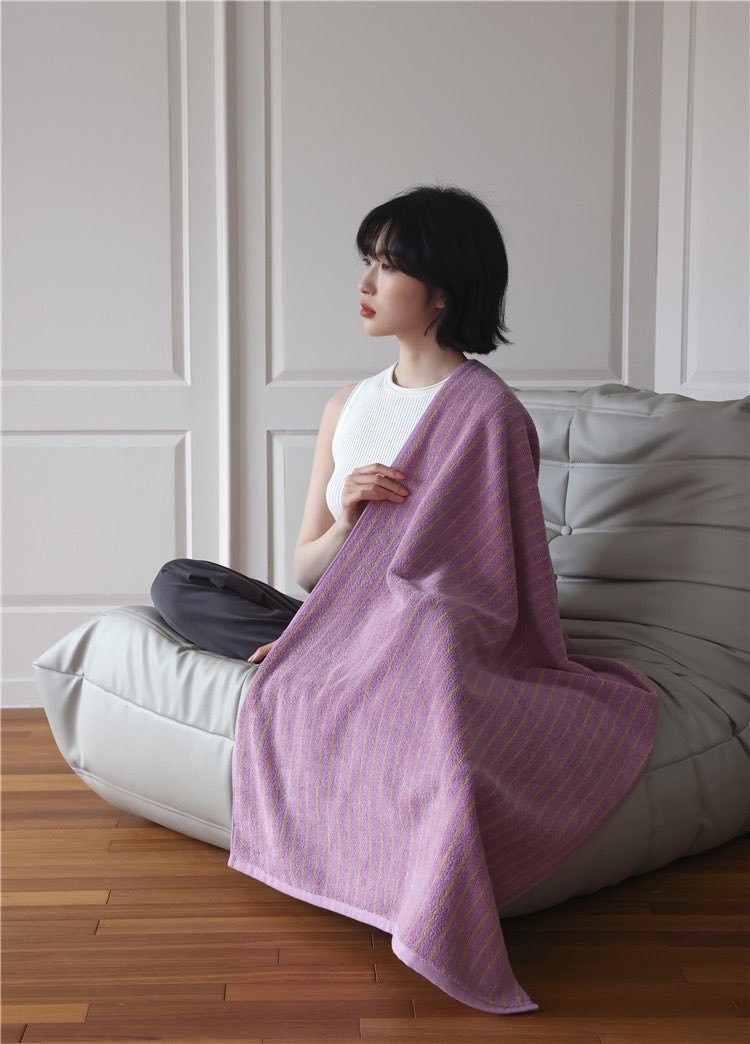 Ultra Soft Absorbent Retro Stripe Bath Towel - 100% Organic Cotton - Wear n Wander