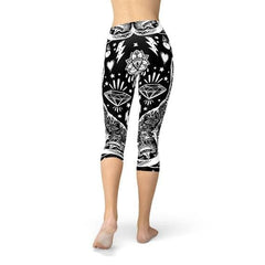 Womens Black Magic Cat Capri Leggings - Wear and Wander